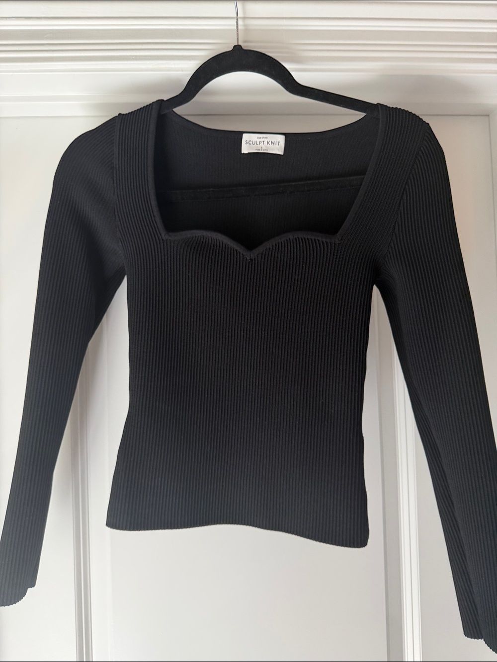 Babaton Black Ribbed Sweetheart Square Neck Long Sleeve Top